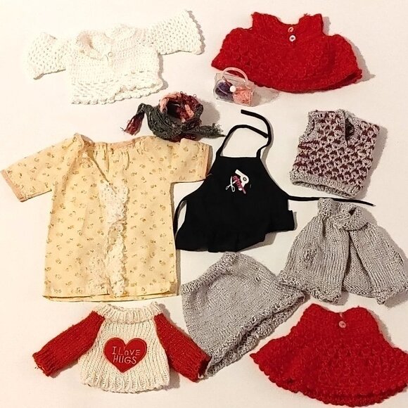 CUTE AMERICAN GIRL DOLL Clothing Lot 11 Piece Lot with Knitting Needle PVC Bag - Picture 1 of 13